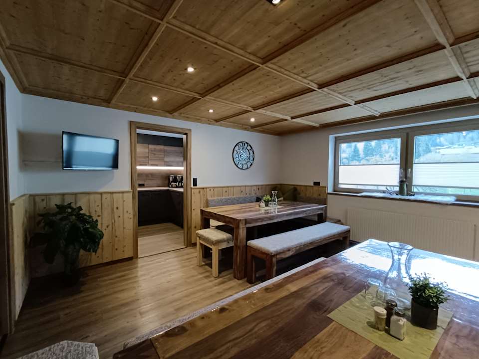 Zimmer Appartement Catrin bis 16 Personen mit Sauna und E-Ladestation