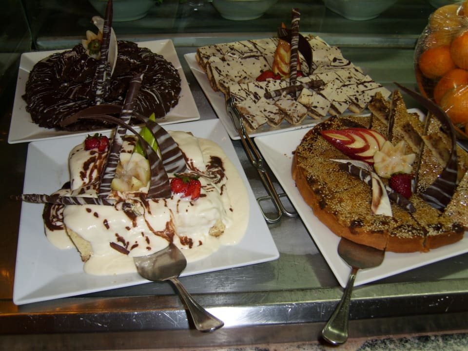 Kuchen im Sea Garden  Charmillion Gardens Aquapark