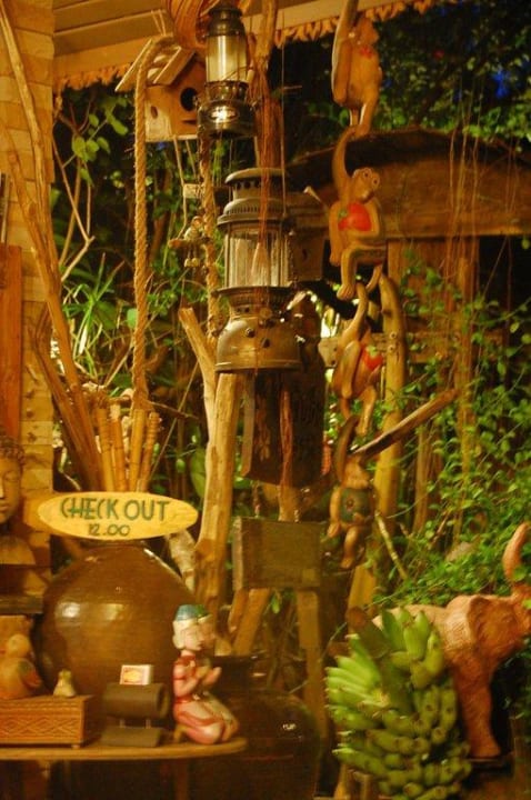 Bei Nacht Varinda Garden Resort