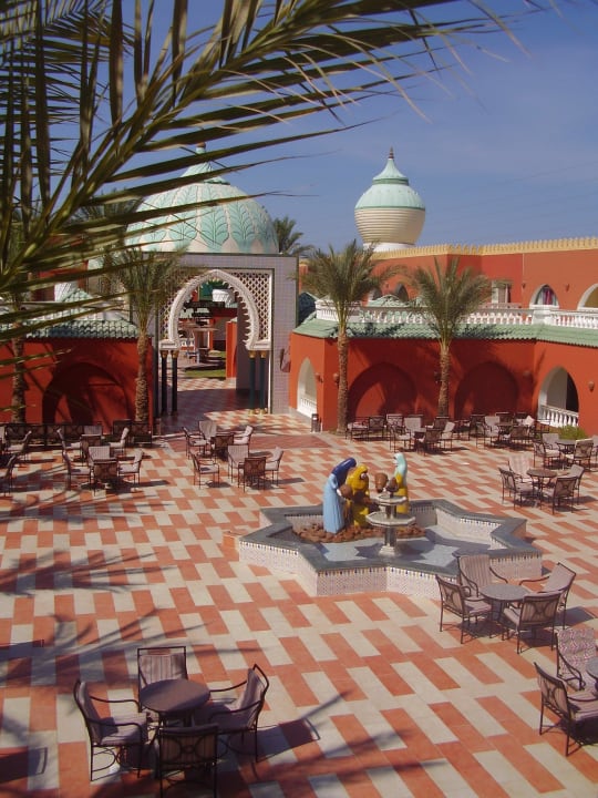 Вид с балкона Pickalbatros Alf Leila Wa Leila Resort - Neverland Hurghada