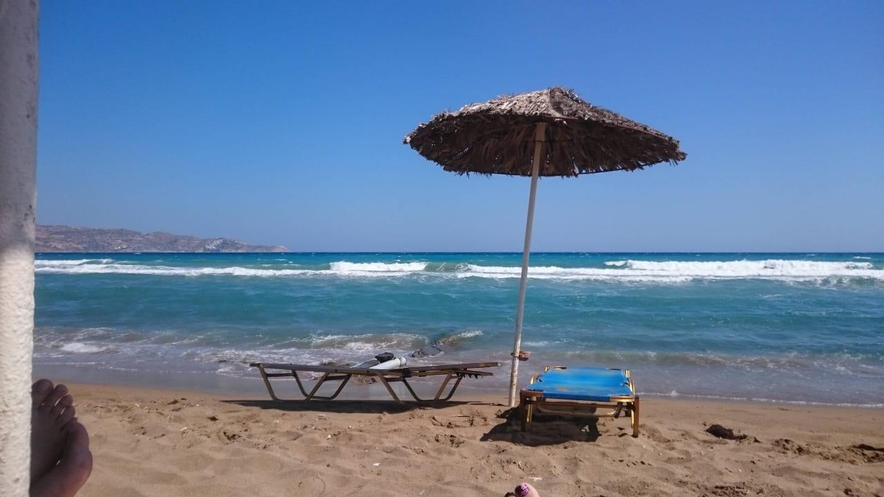 Am Strand immer freie kostenlose Liegen Civitel Creta Beach