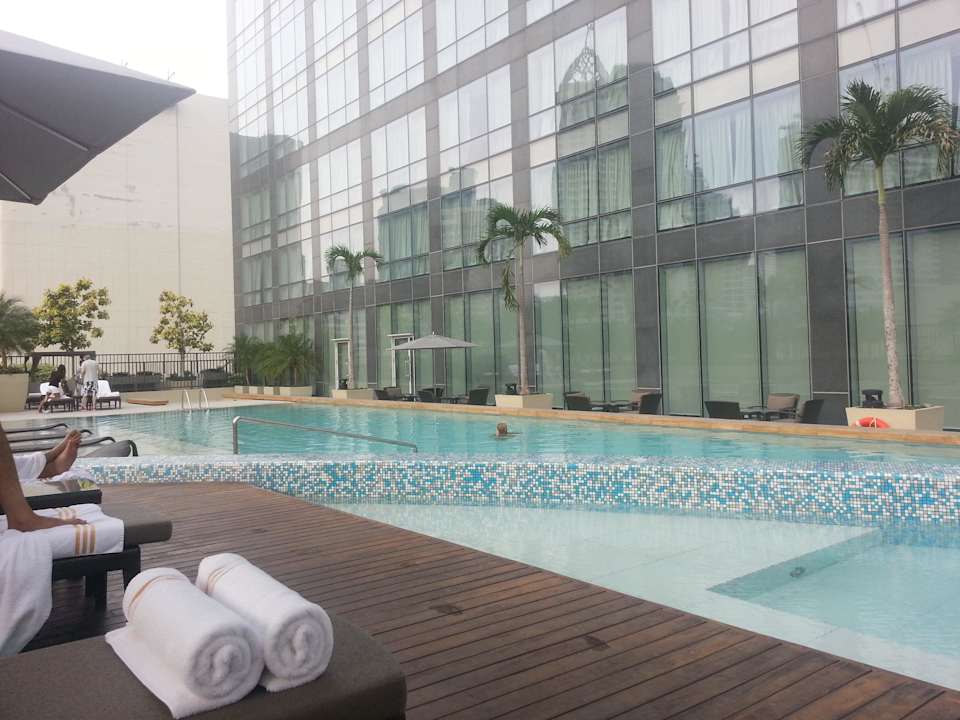 Pool Fairmont Makati