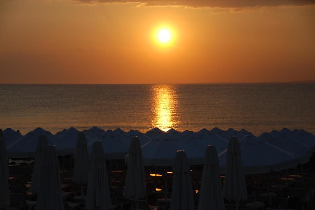 Uitzicht vanaf het hoofdrestaurant Can Garden Beach