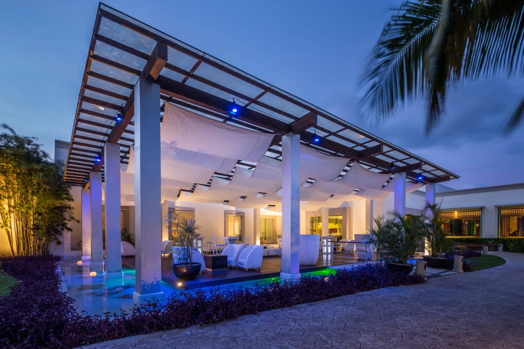 BlueBay Grand Esmeralda BlueBay Grand Esmeralda