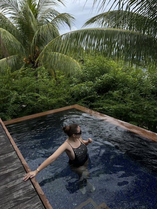 Pool Raffles Seychelles