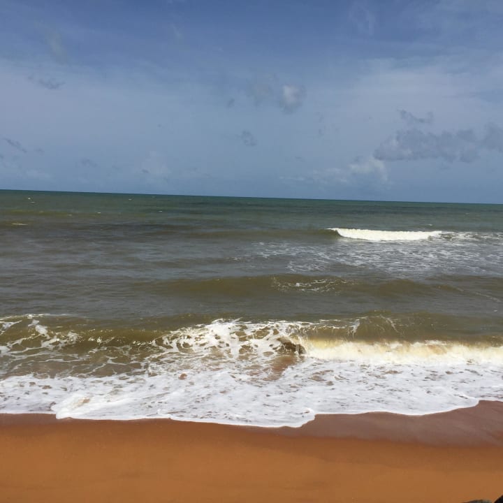 Auch während der Monsunzeit könnte man ins Meer Club Hotel Dolphin