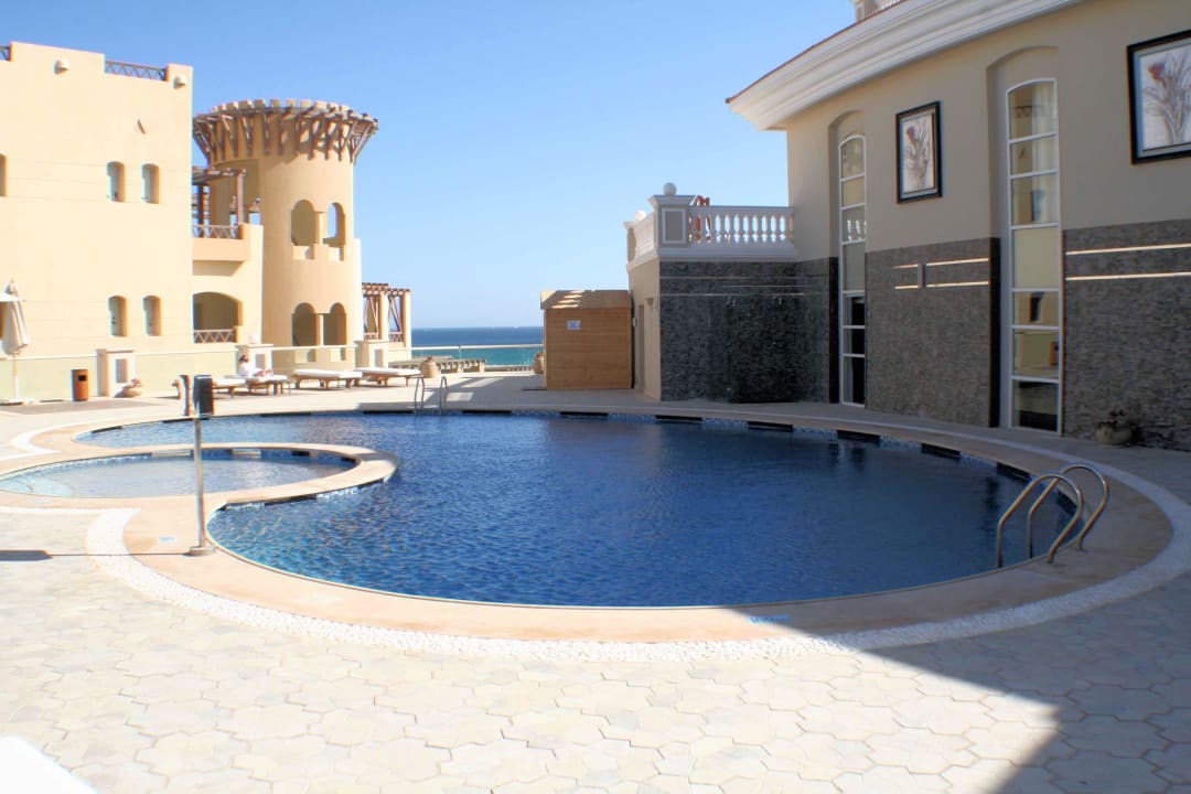 Eher klein, aber wer so n Strand hat braucht kein Pool Kaisol Romance Resort