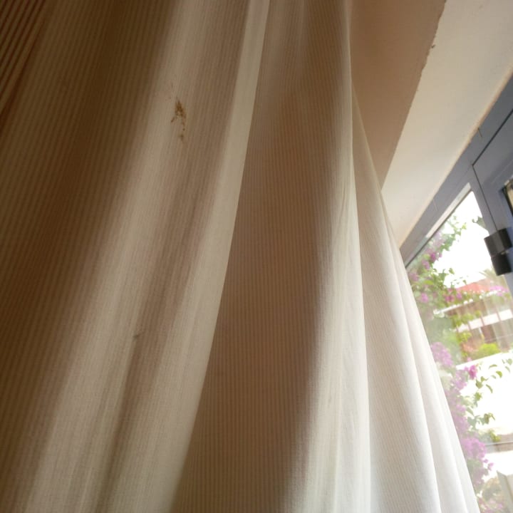 Schmutzige Vorhänge Hotel Villas Patio