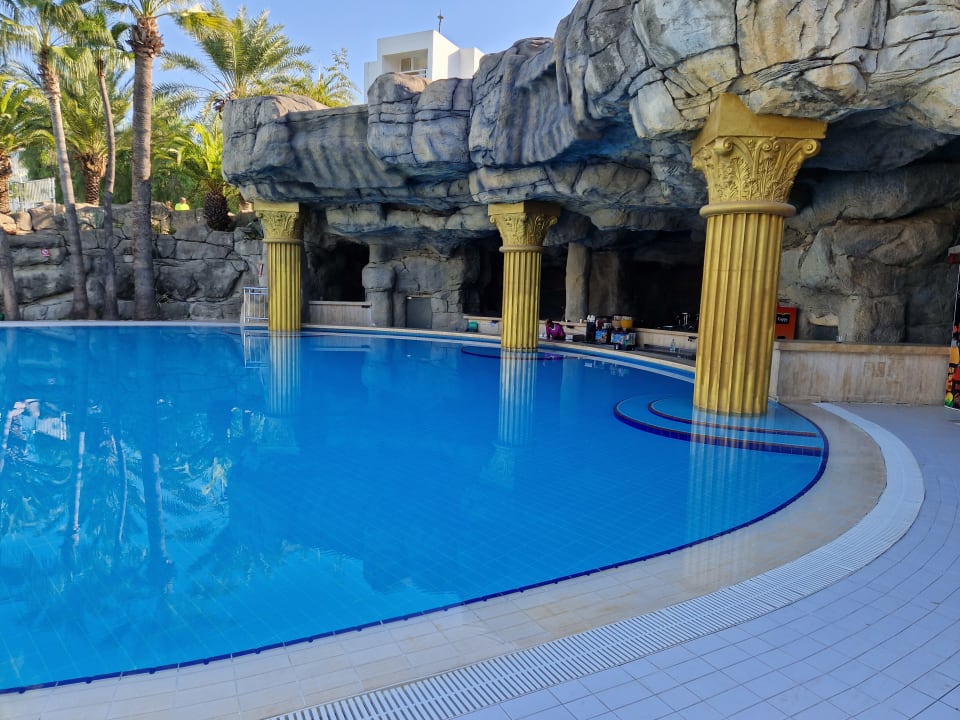 Pool Monachus Family Resort Sorgun