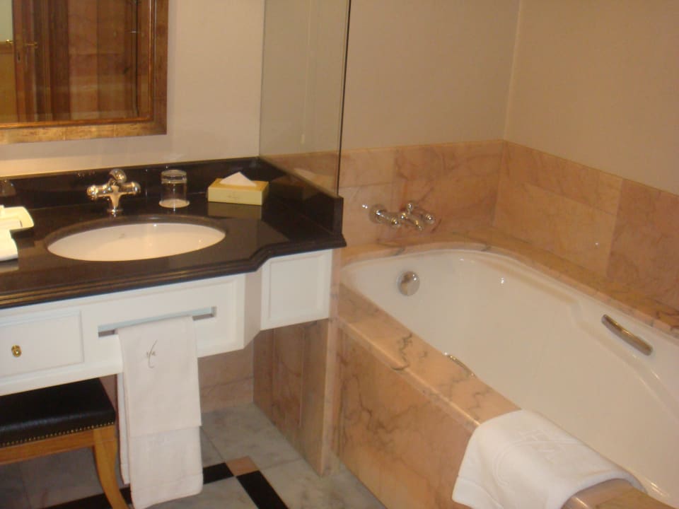 Bad Hotel Cascais Miragem