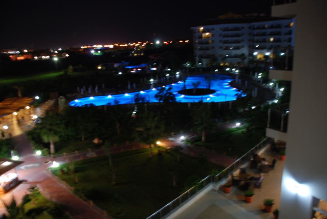 Pool bei Nacht Seaden Sea World Resort & Spa