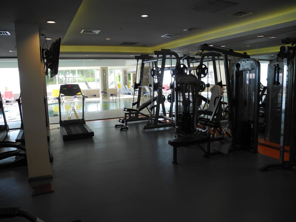 Fitness Raum Salamis Bay Conti Resort Hotel & Casino