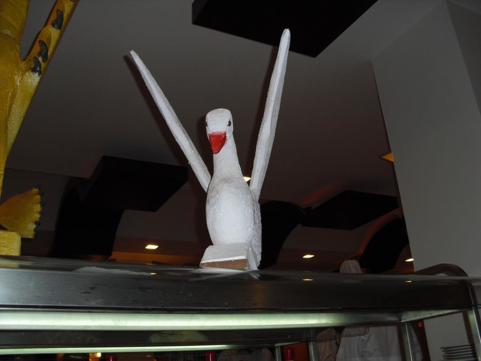 Figuren im Hotelrestaurant Telatiye Resort