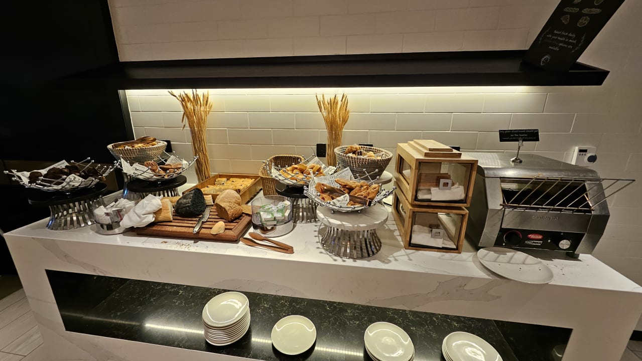 Gastro Rose Rayhaan by Rotana