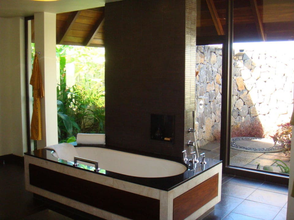 Bad Hotel Four Seasons Resort Mauritius at Anahita