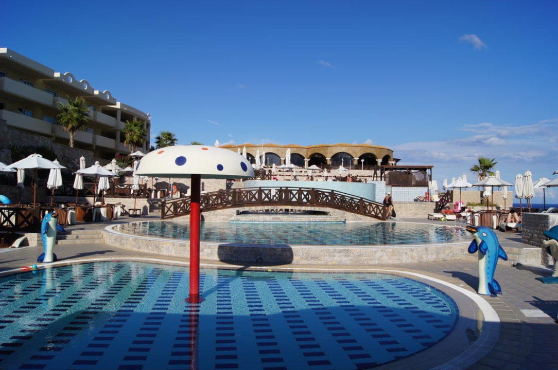 Główny basen Hotel Kalithea Horizon Royal