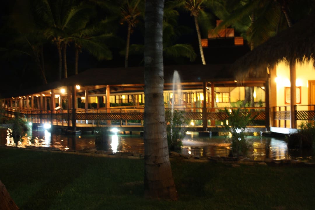 Restaurants bei Nacht Grand Palladium Select Bávaro Resort & Spa