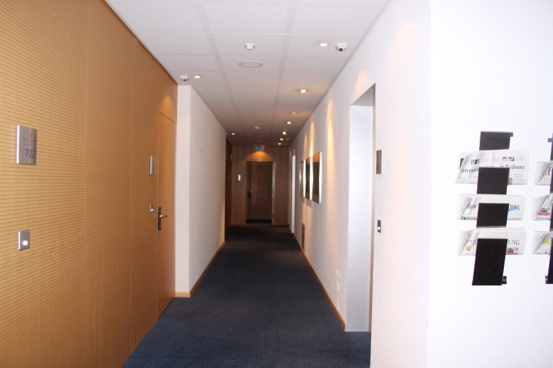 Flur bei Suiten Swissôtel Kursaal Bern