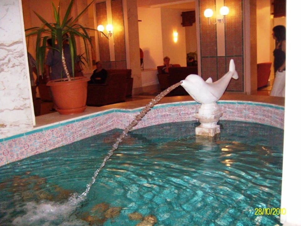 Wasserspiel in der Hotelhalle Calimera Yati Beach