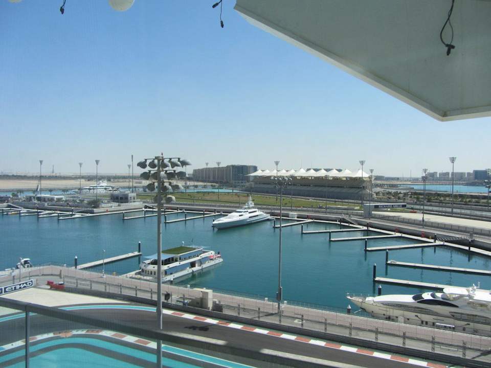 Blick zum Yachthafen W Abu Dhabi - Yas Island
