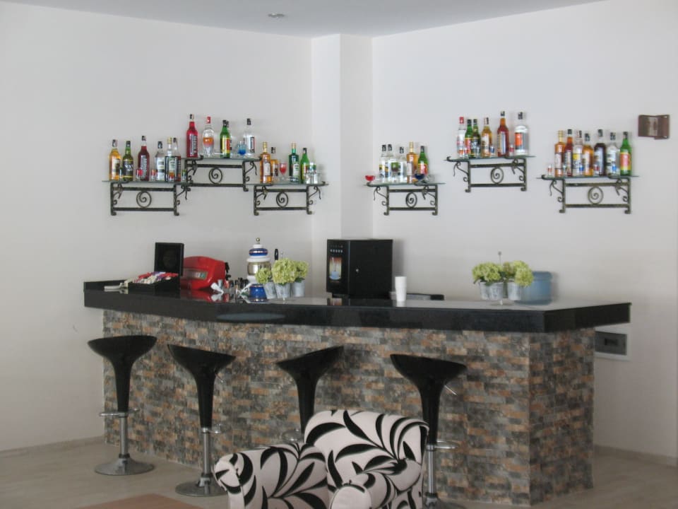 Bar Petunya Beach Resort