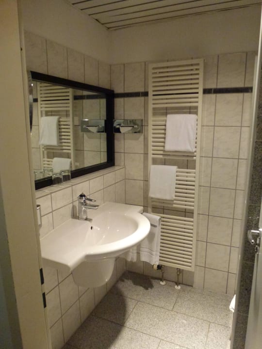 Bad Zi.-Nr. 32 Hotel am Ruhrufer Business & Golf