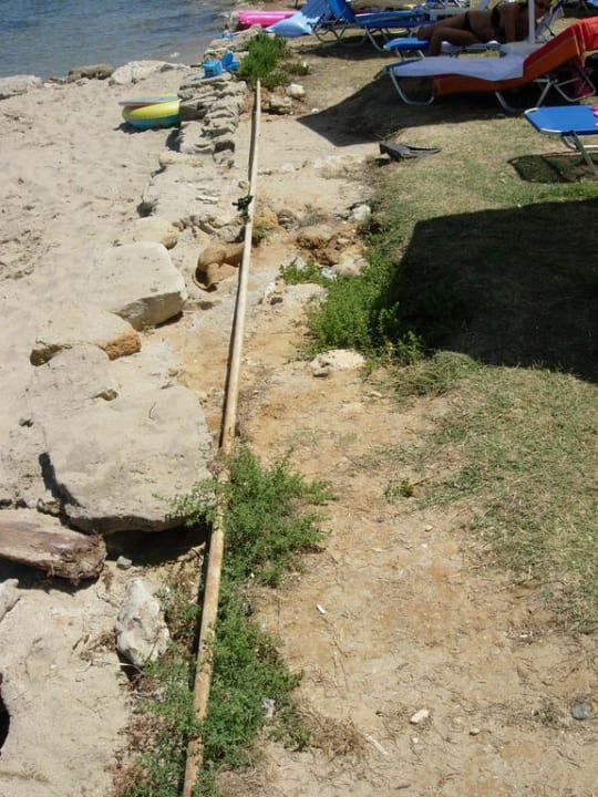 Rostiges Rohr Hotel Belussi Beach