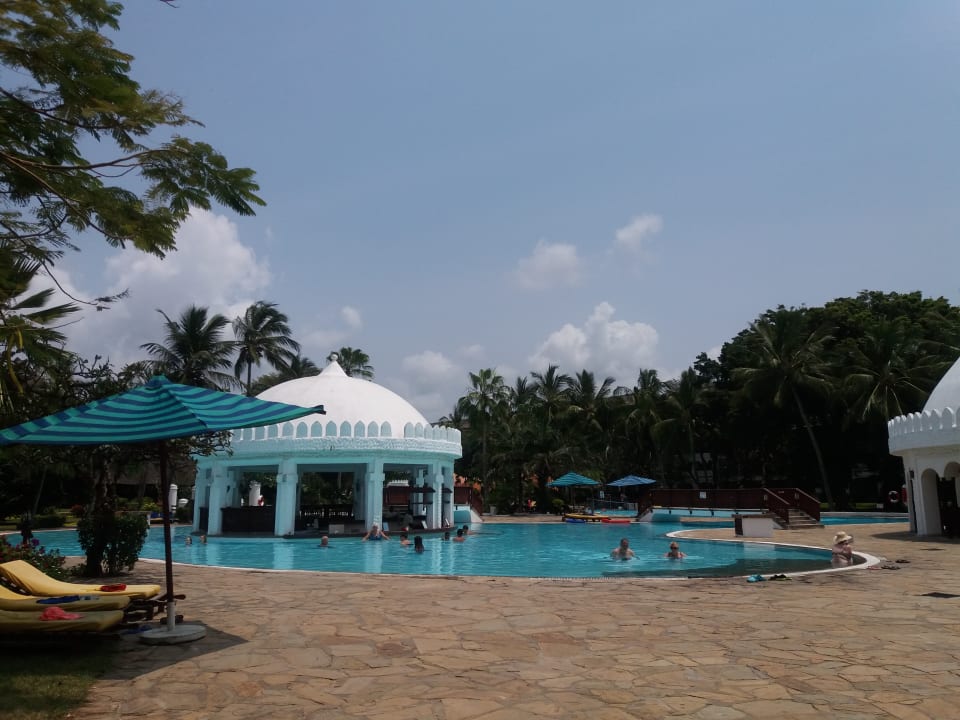 Pool Hotel Southern Palms Beach Resort