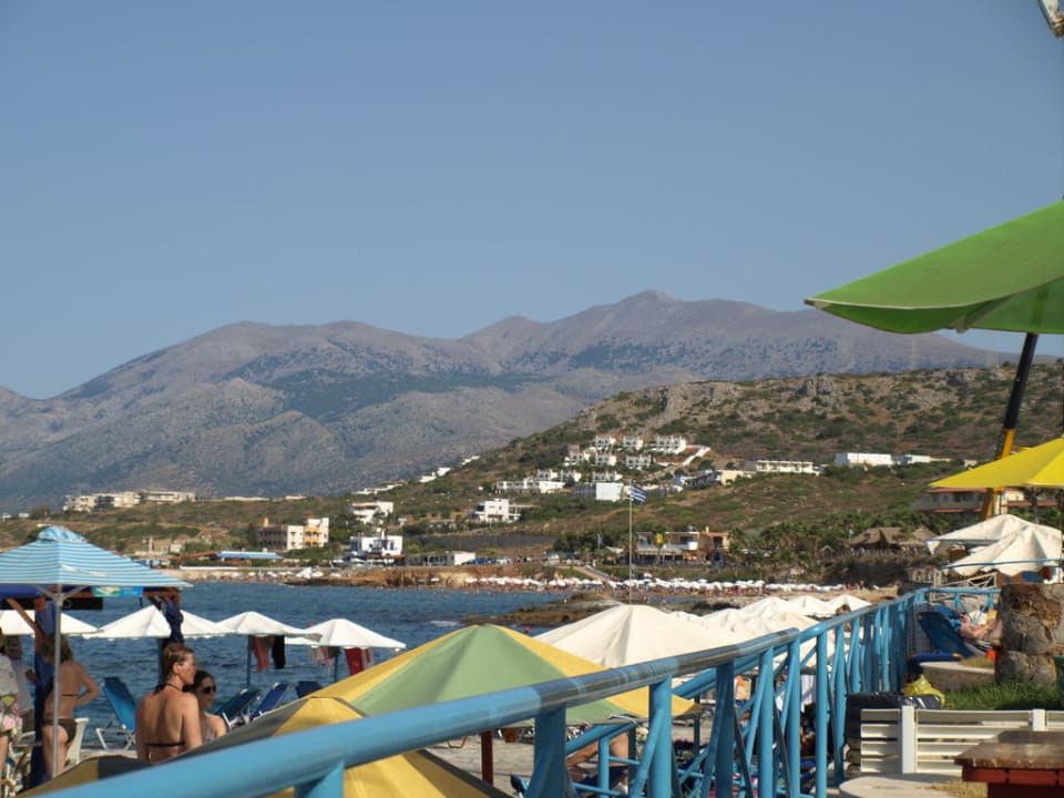 Widok na góry i morze Eri Beach & Village