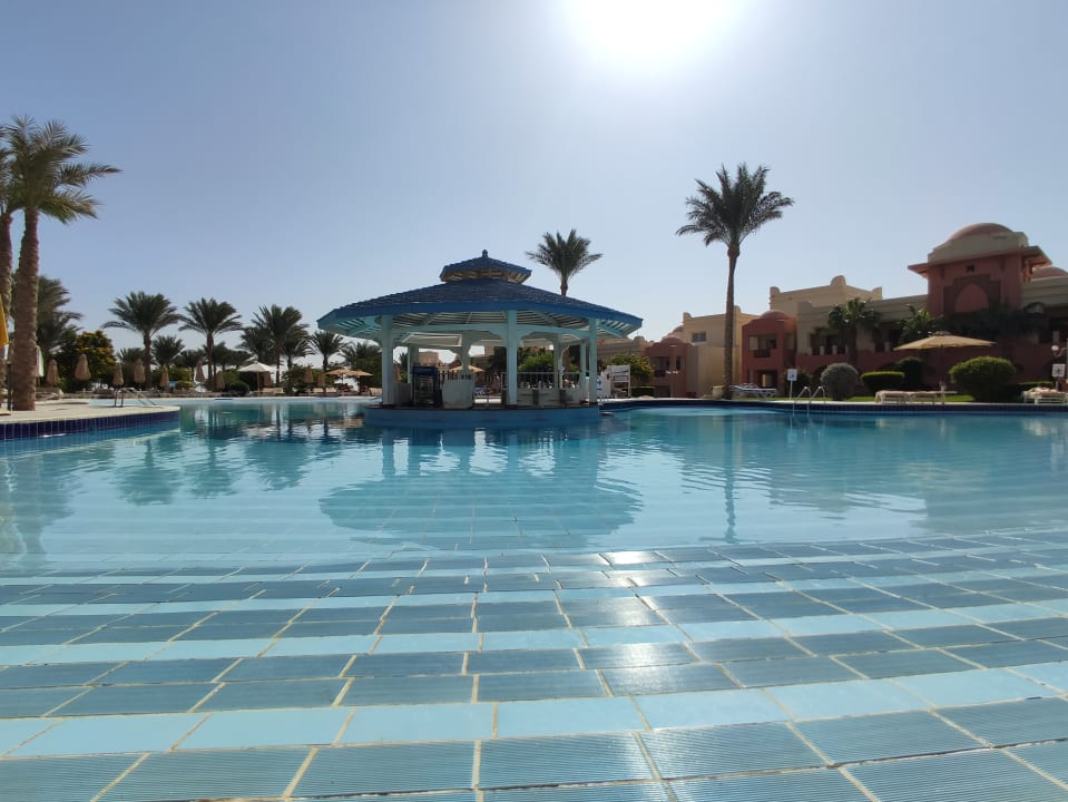 Pool Serenity Alpha Beach