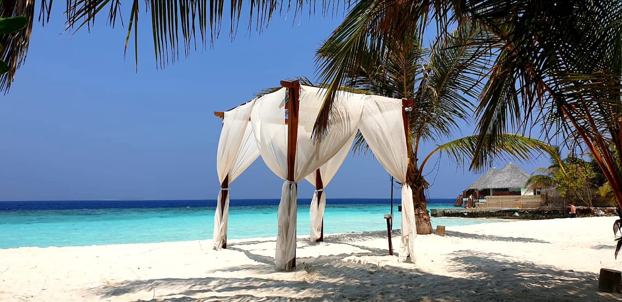 Strand Adaaran Select Meedhupparu Island Resort - Premium All Inclusive