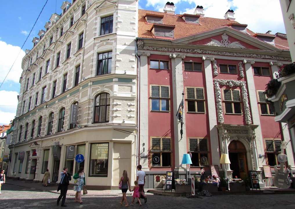 Street view Rixwell Centra Hotel