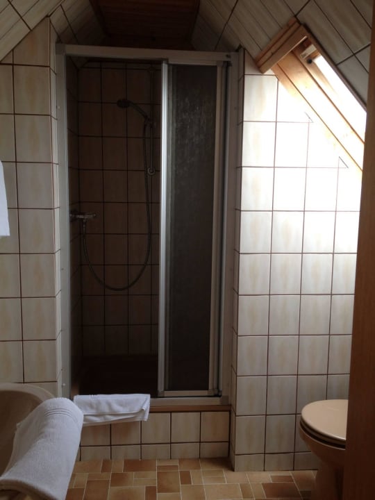 Bad im Zimmer 19 Haus zum Damenpfad