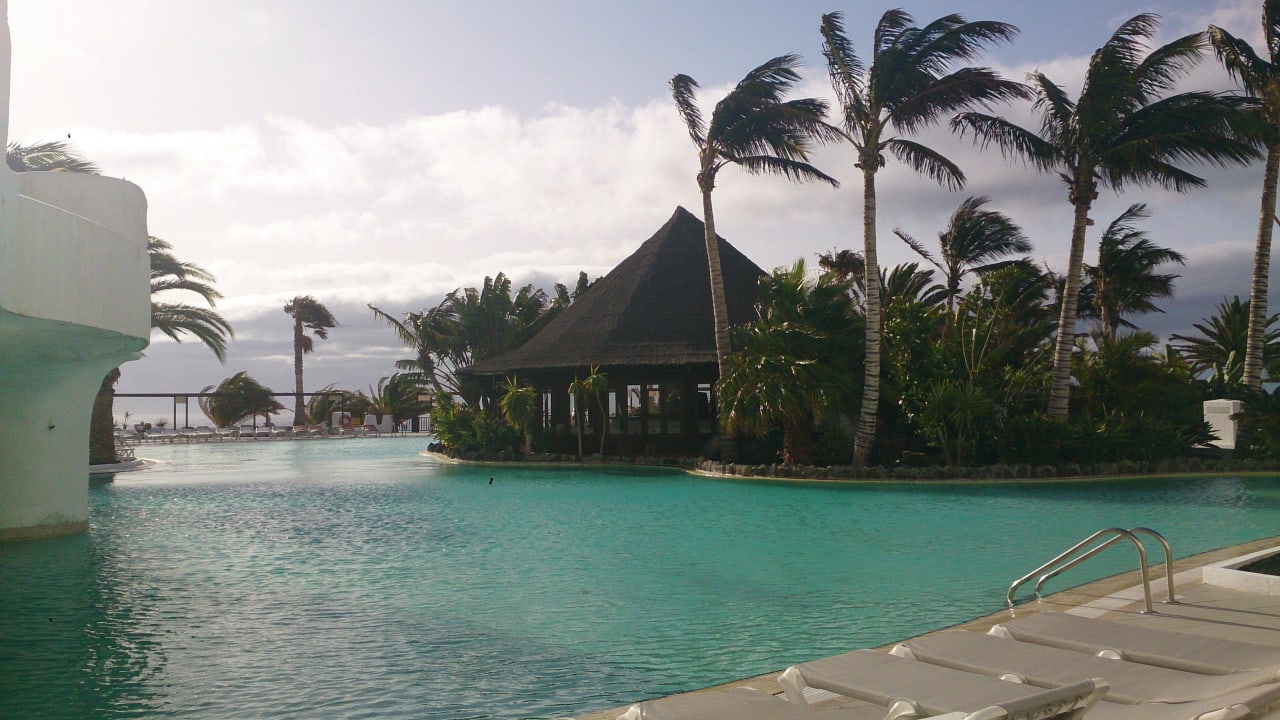 Pool mit Coco Loco Bar Club Jandia Princess