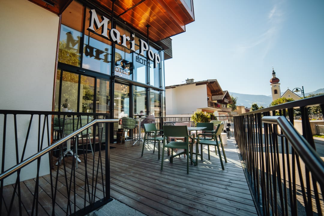 Außenansicht Mari Pop Hotel