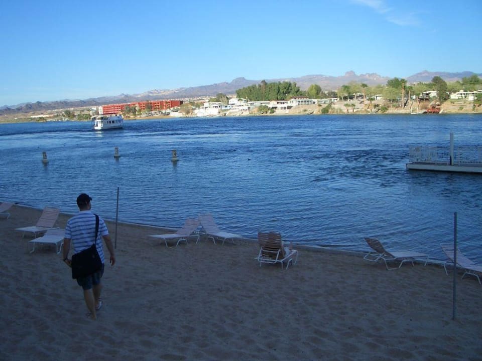 Künstlicher Strand direkt am Colorado River Harrah's Hotel and Casino