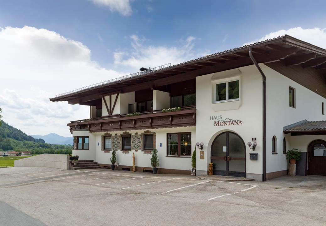 Außenansicht Appartementhaus Montana