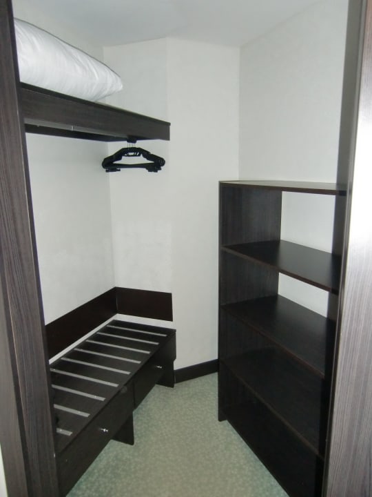 Zimmer 1504 / begehbarer Kleiderschrank Limak Lara Deluxe Hotel & Resort