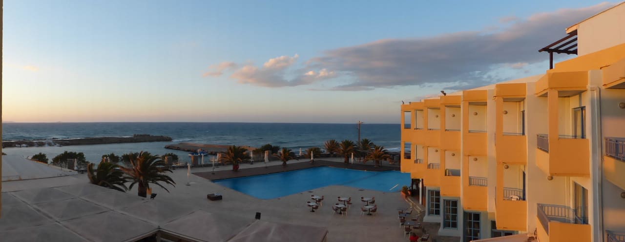 Ausblick vom Balkon 2. Stock Abends Hotel Aphrodite Beach Club