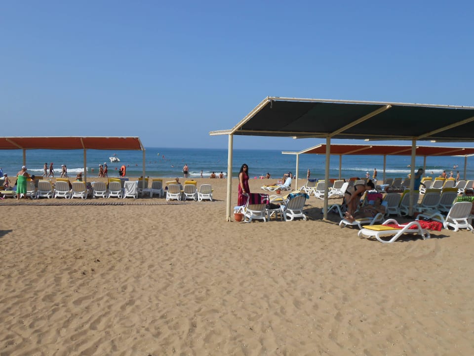 Strand - wieder mit Frau :-) Kamelya Aishen Club