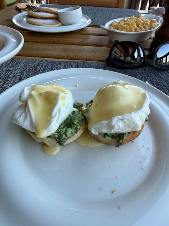 Gastro The Cove Rotana Resort