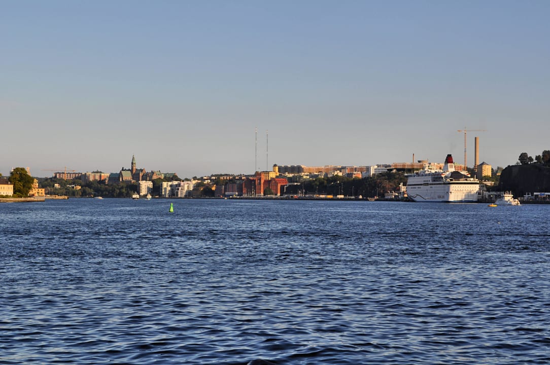 Das Hotel von der Insel gegenüber Hotel Elite Marina Tower