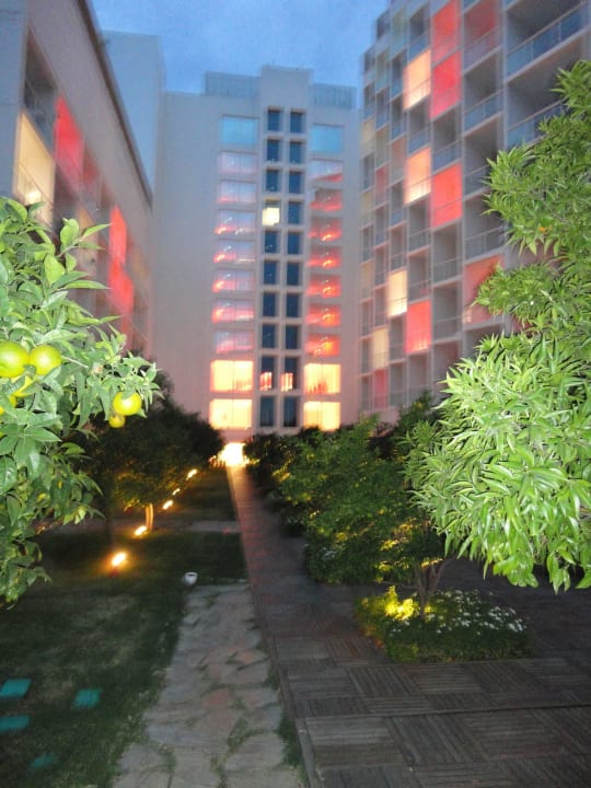 Hotel Rückansicht  vom Pool kommend Hotel SU & Aqualand