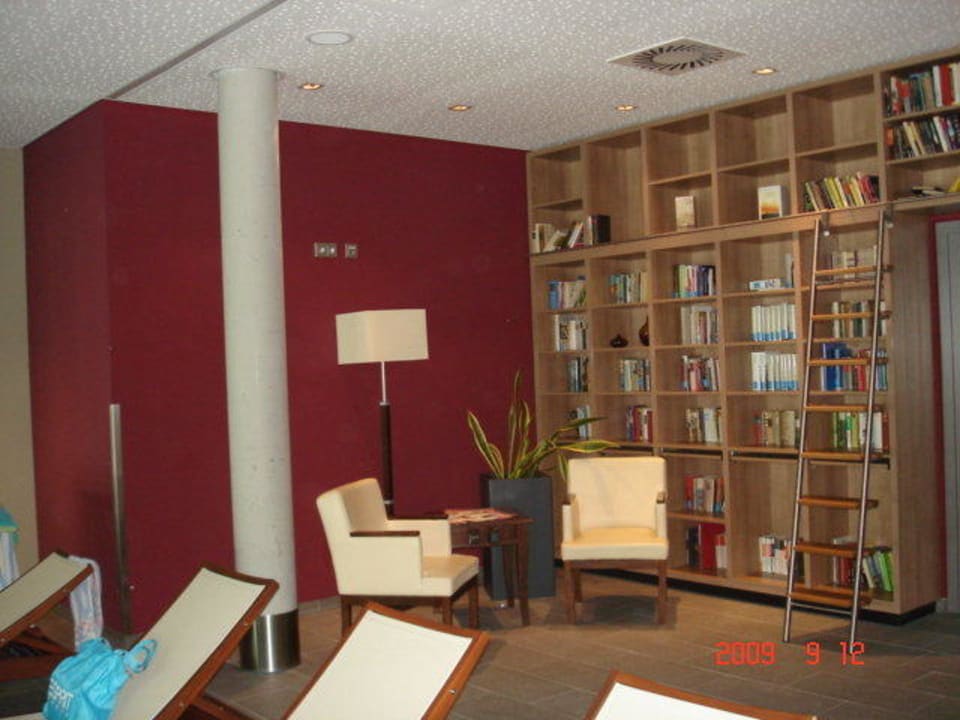 Bibliothek im Saunabereich Resort Mark Brandenburg