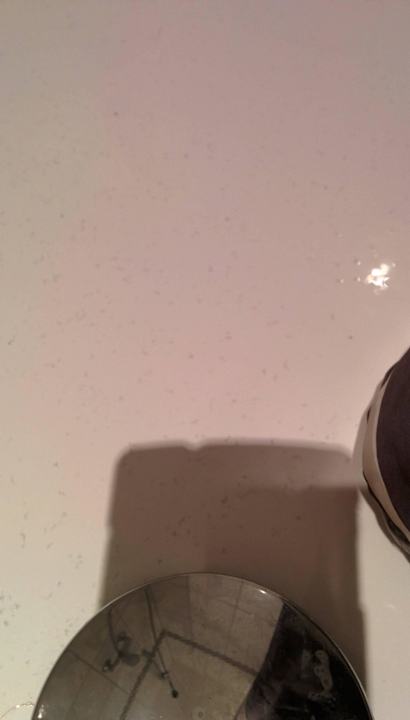 Dreck auf dem Boden der Dusche (NACH dem Duschen) Hotel Mainzer Hof