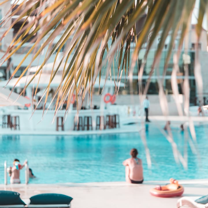 Pool Cocos The Club Solto