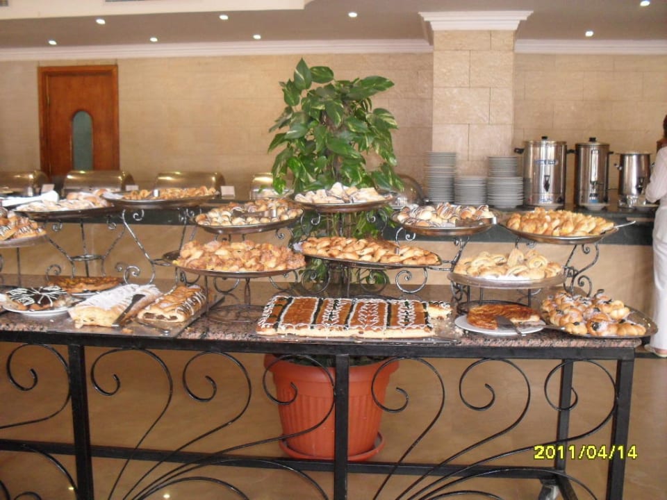 Ciasta przy śniadaniu Titanic Beach Spa & Aqua Park