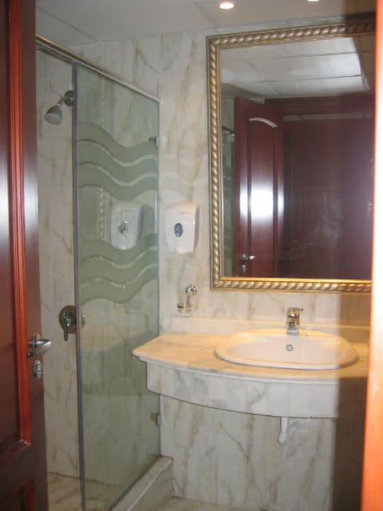 Badezimmer Titanic Beach Spa & Aqua Park