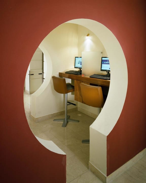 Internet Workstation K+K Palais Hotel