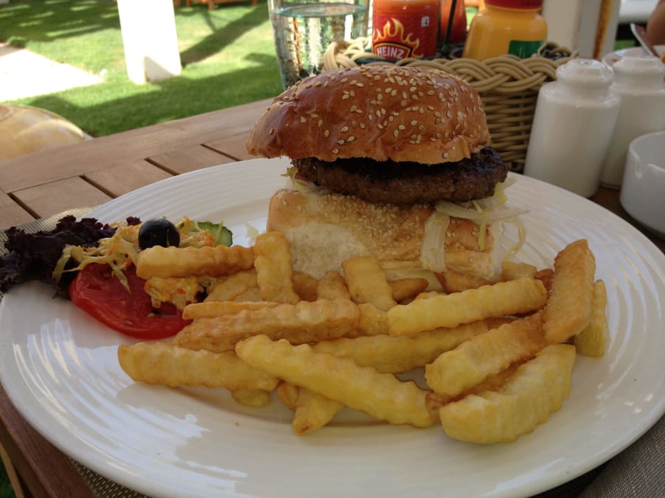 Imbiss in der Snack-Bar Premier Le Reve Hotel & Spa